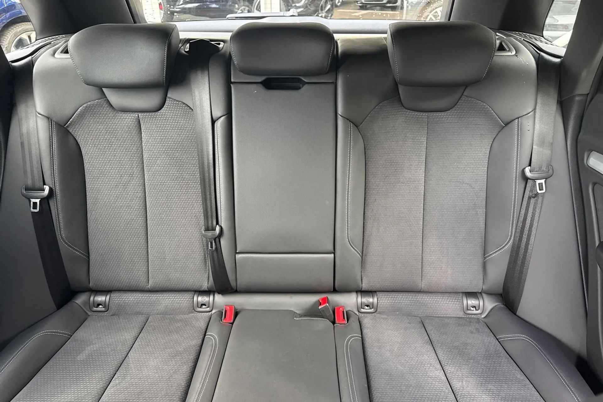 Audi Q5 thumbnail image number 37