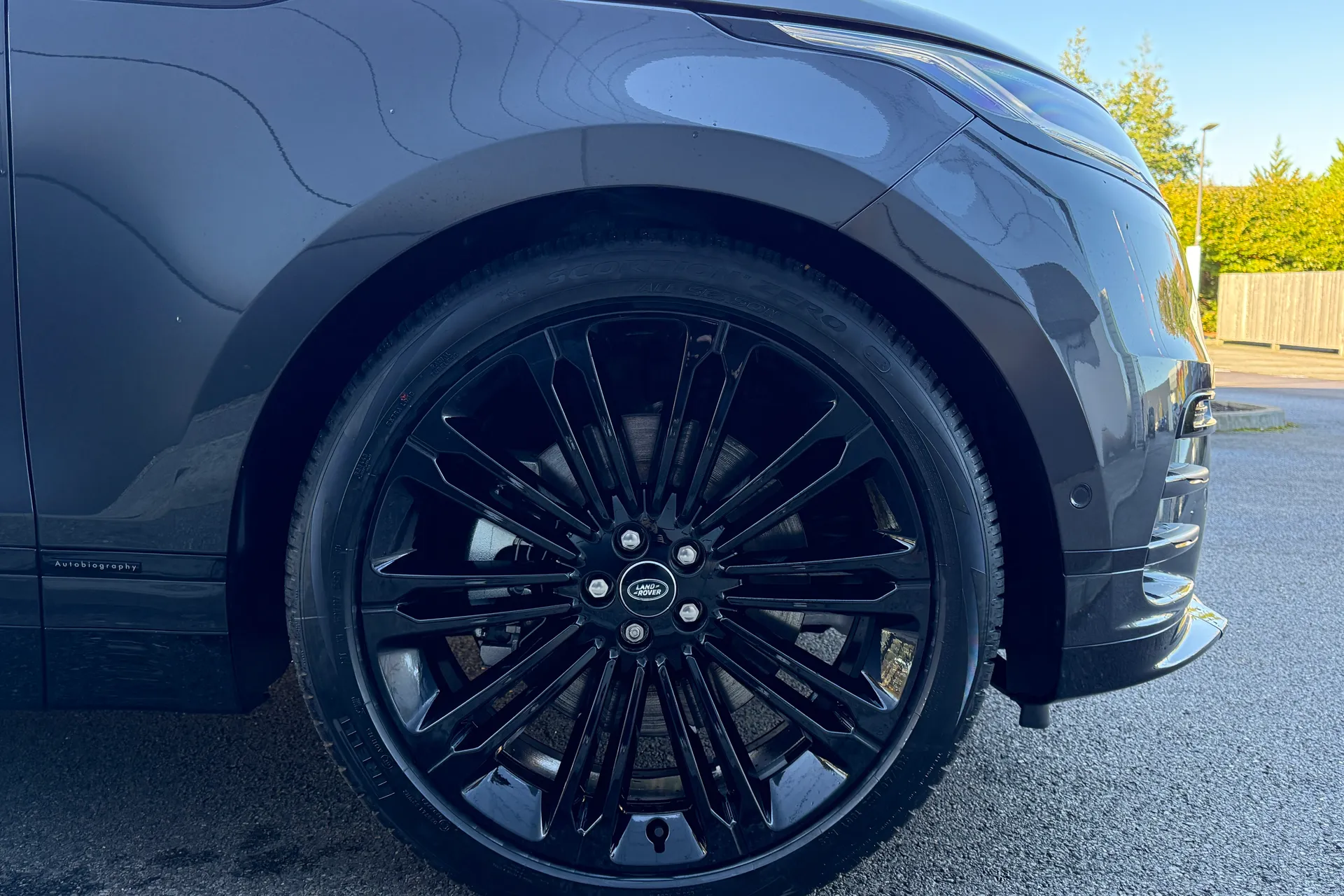 LAND ROVER RANGE ROVER VELAR thumbnail image number 23