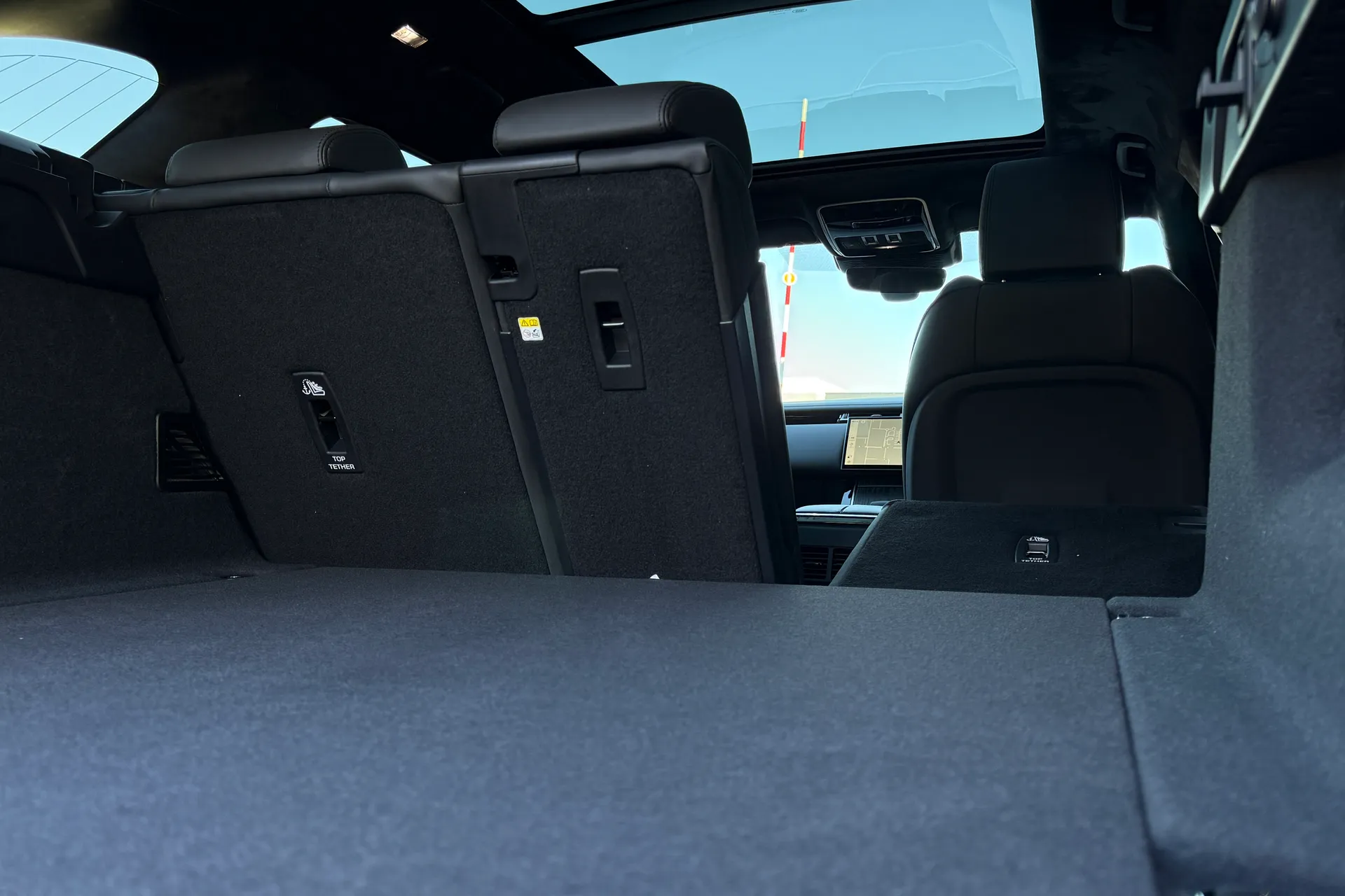 LAND ROVER RANGE ROVER VELAR thumbnail image number 37