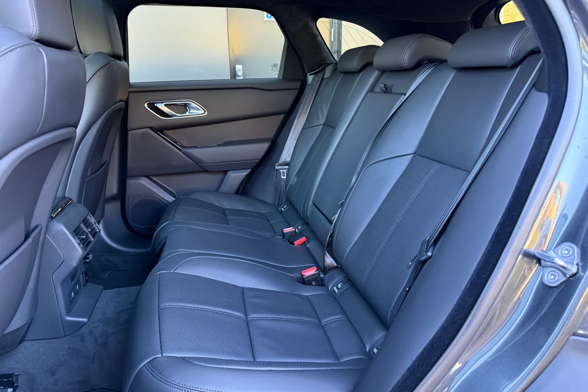 LAND ROVER RANGE ROVER VELAR thumbnail image number 53