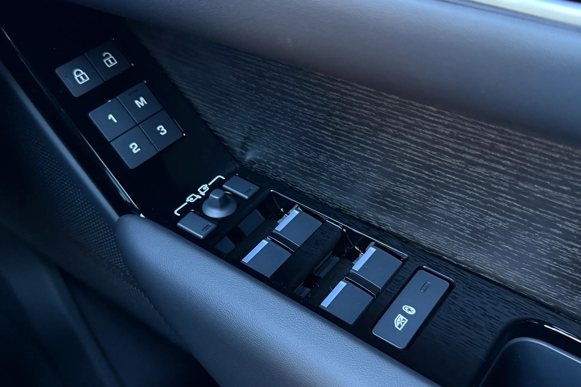 LAND ROVER RANGE ROVER VELAR thumbnail image number 70