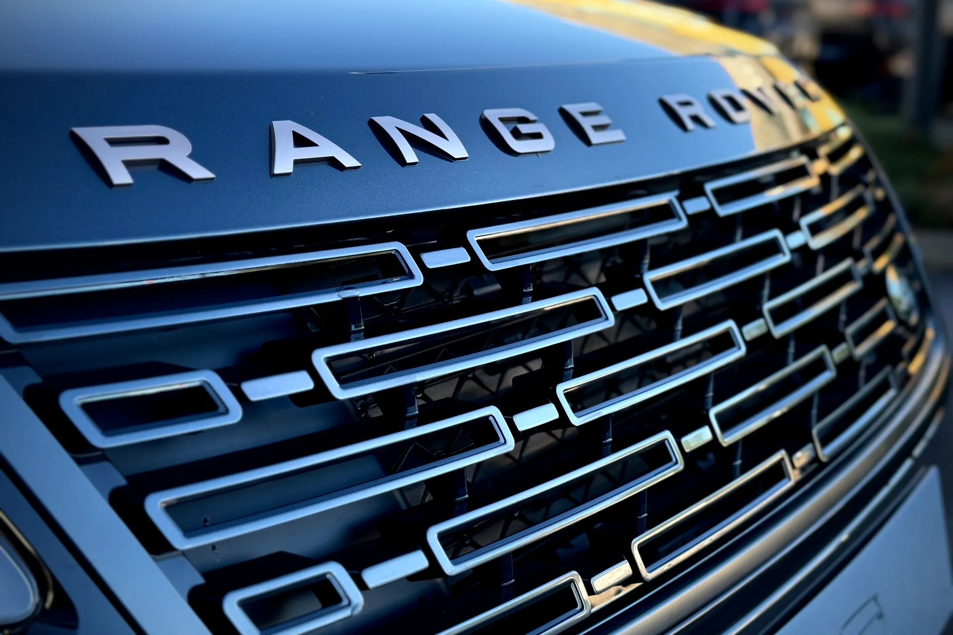 LAND ROVER RANGE ROVER VELAR thumbnail image number 12