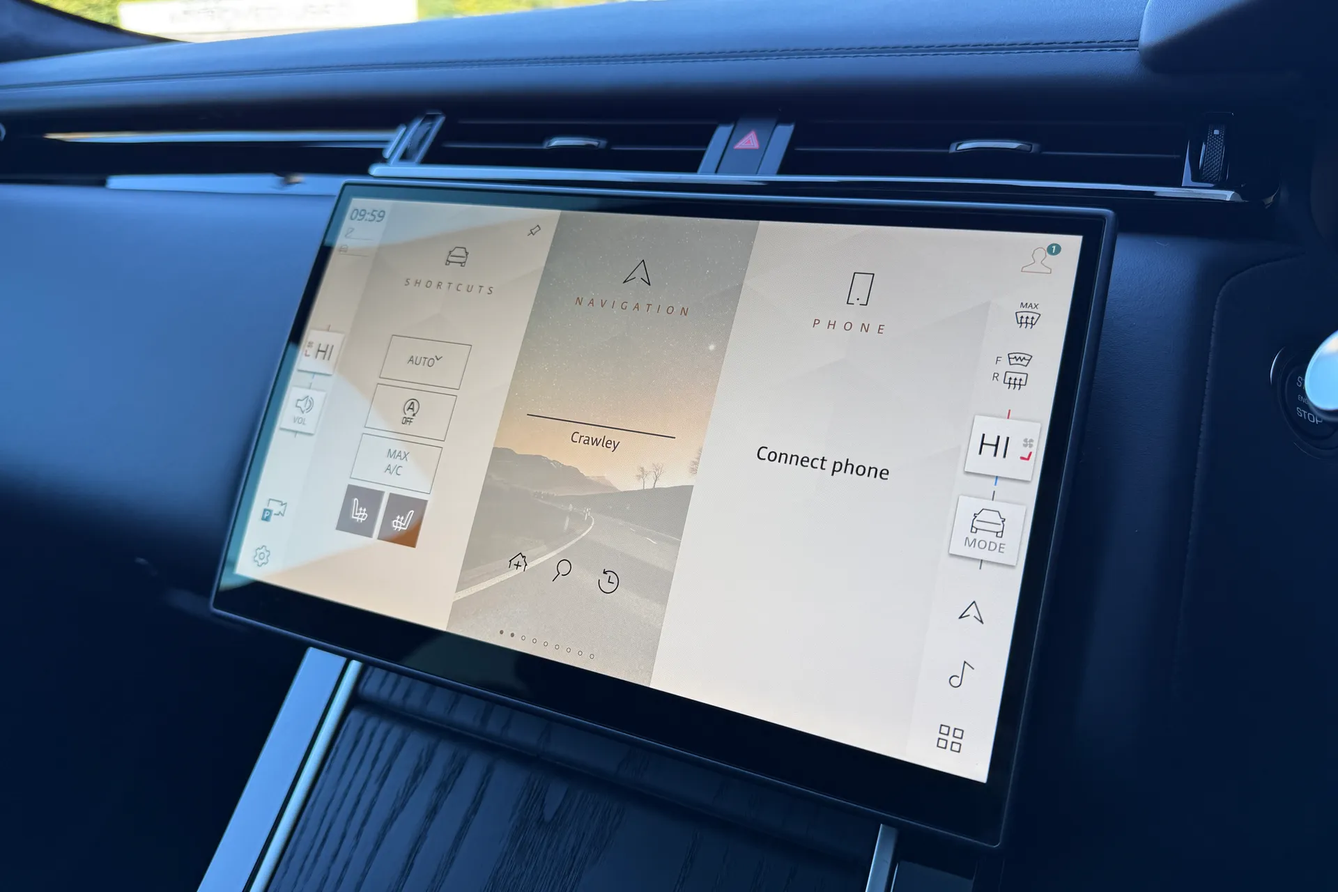 LAND ROVER RANGE ROVER VELAR thumbnail image number 54