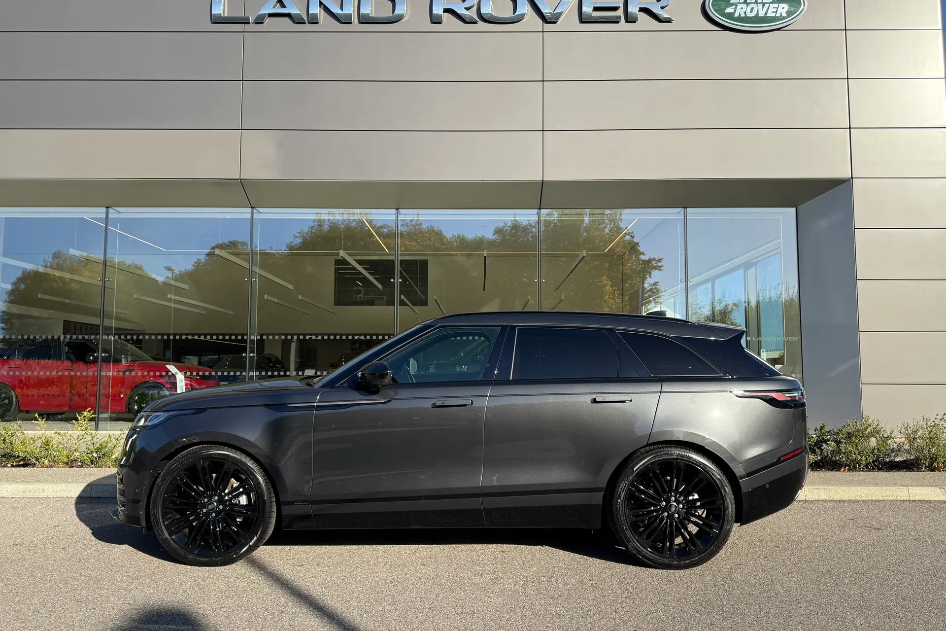 LAND ROVER RANGE ROVER VELAR thumbnail image number 10