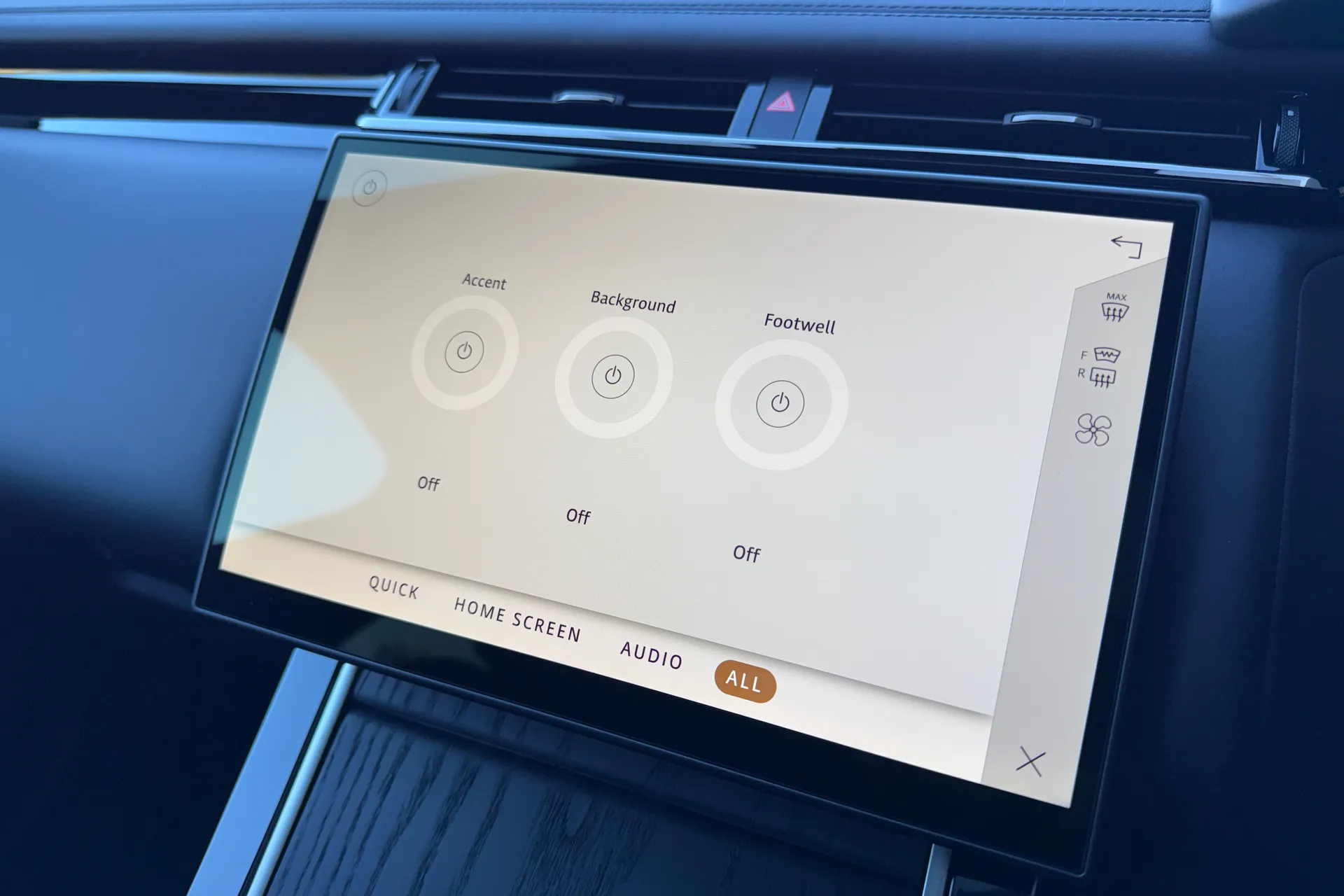 LAND ROVER RANGE ROVER VELAR thumbnail image number 61