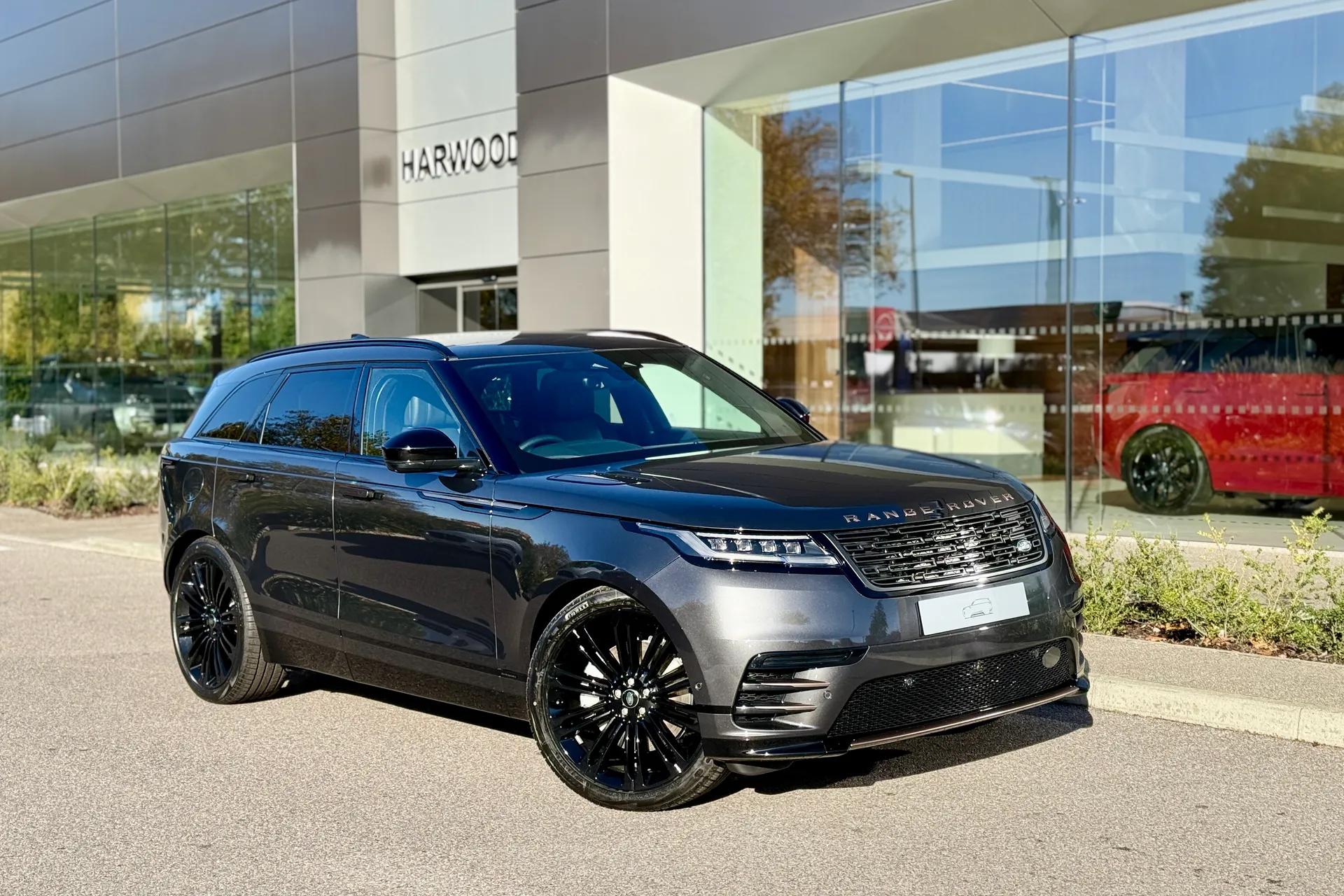 LAND ROVER RANGE ROVER VELAR focused image