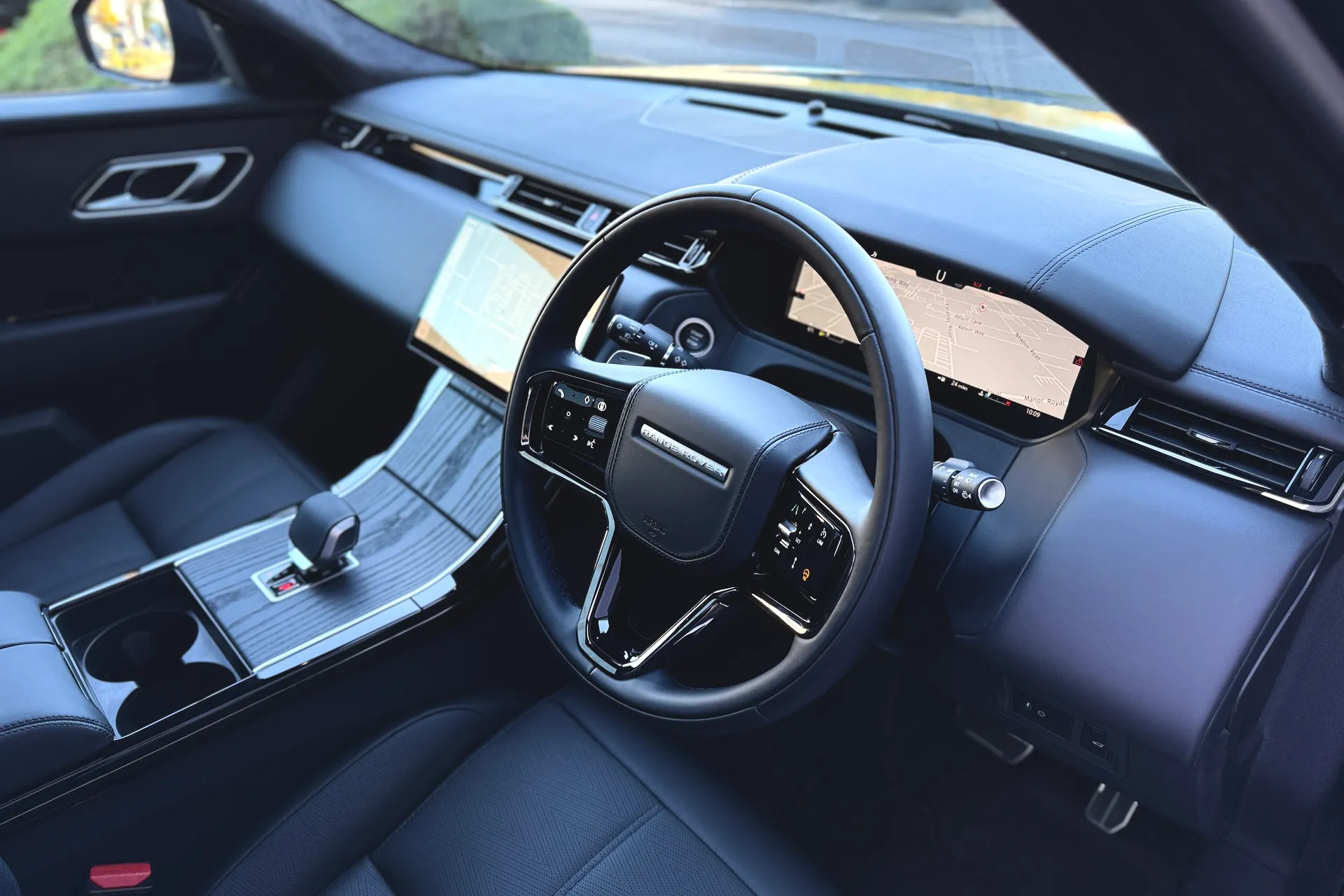 LAND ROVER RANGE ROVER VELAR thumbnail image number 47