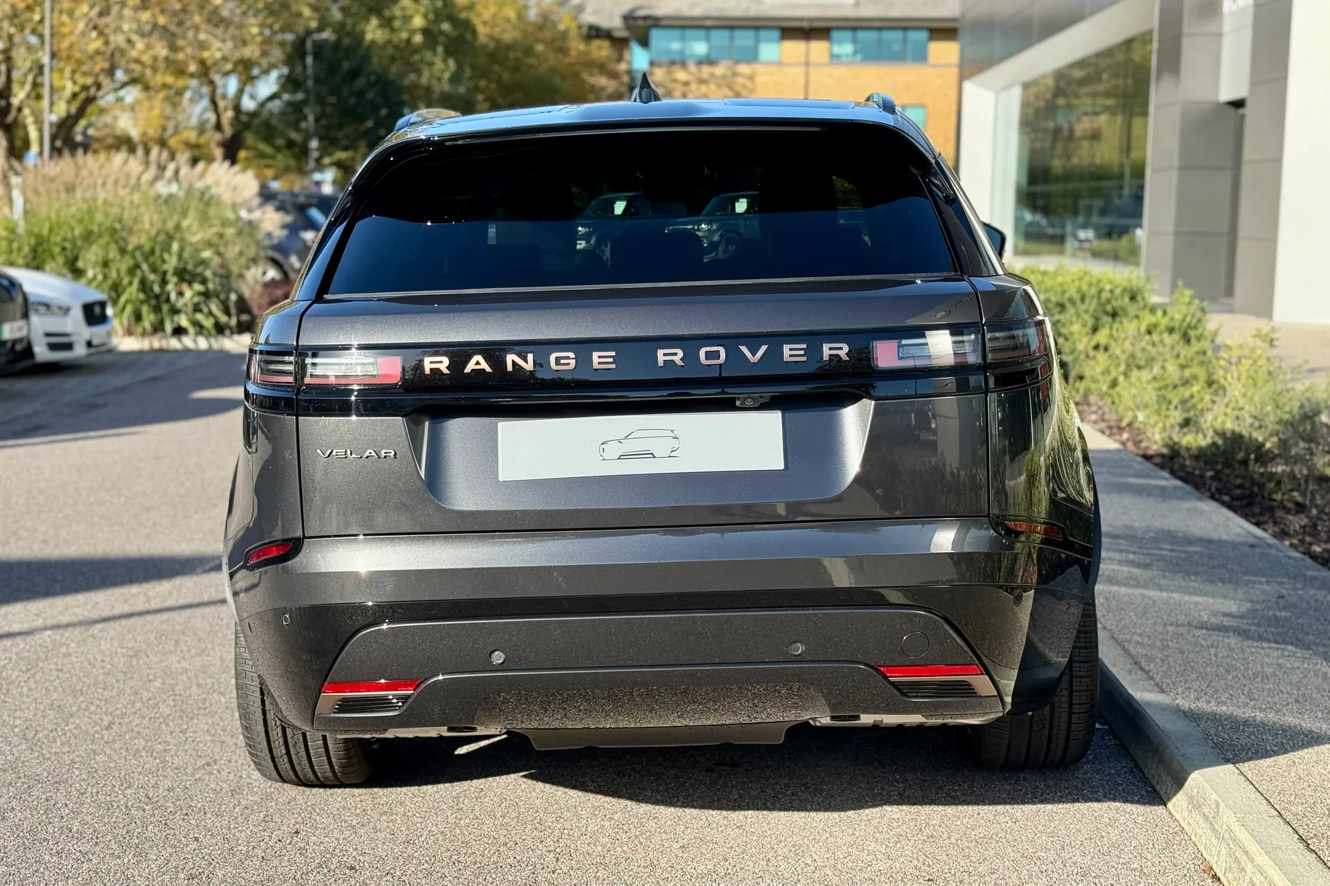 LAND ROVER RANGE ROVER VELAR thumbnail image number 17
