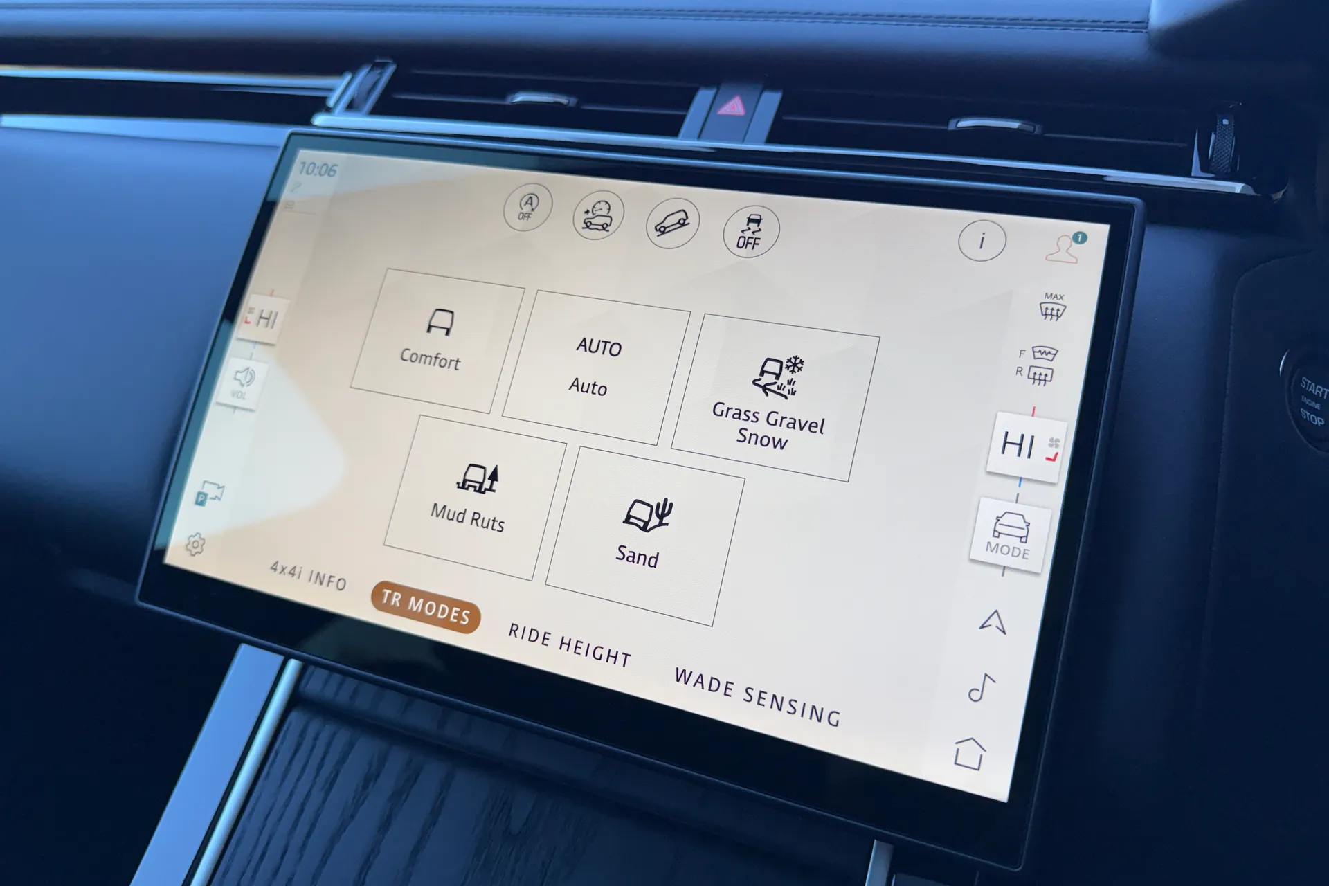 LAND ROVER RANGE ROVER VELAR thumbnail image number 64