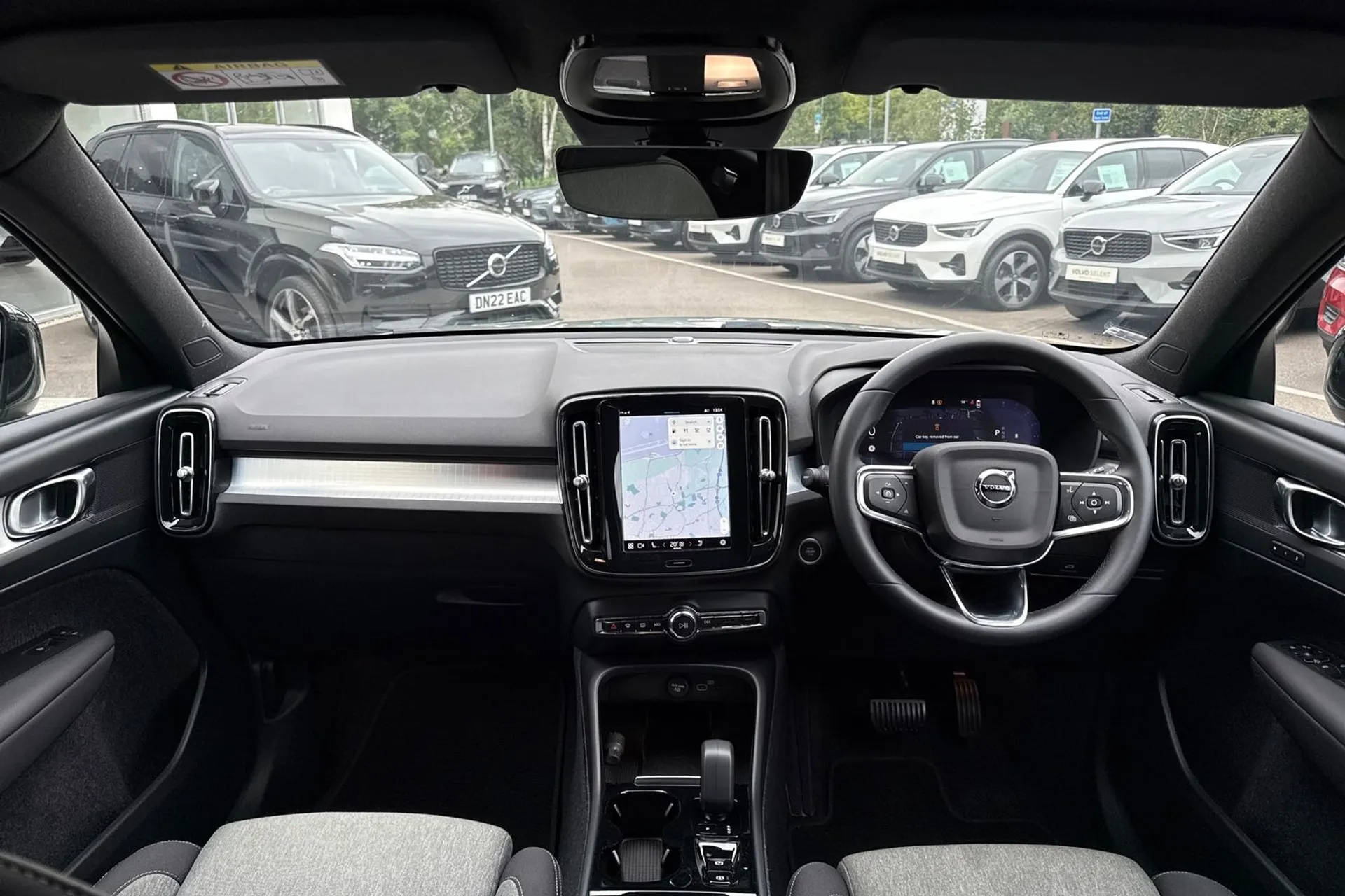 Volvo XC40 thumbnail image number 3