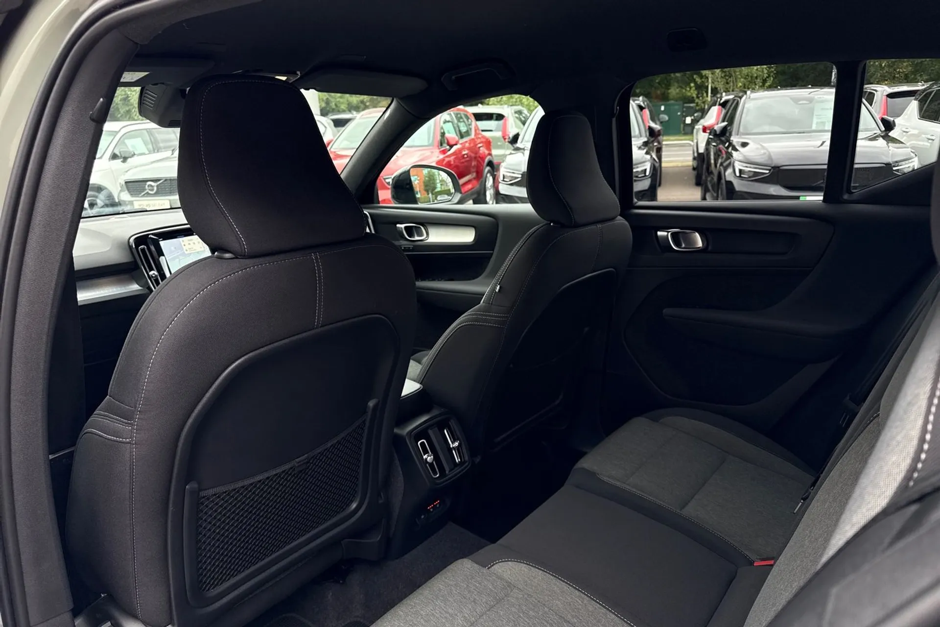 Volvo XC40 thumbnail image number 30