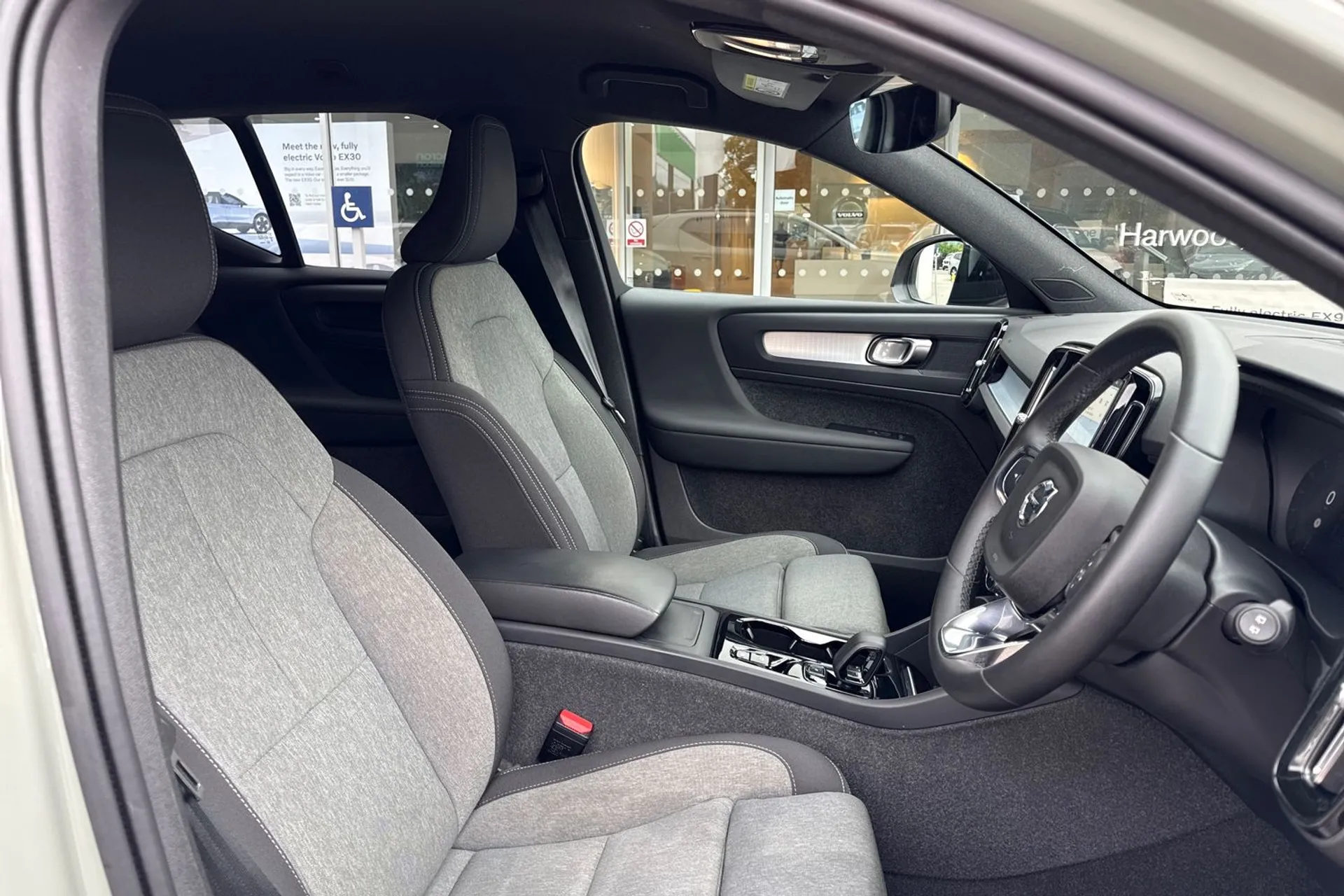 Volvo XC40 thumbnail image number 25