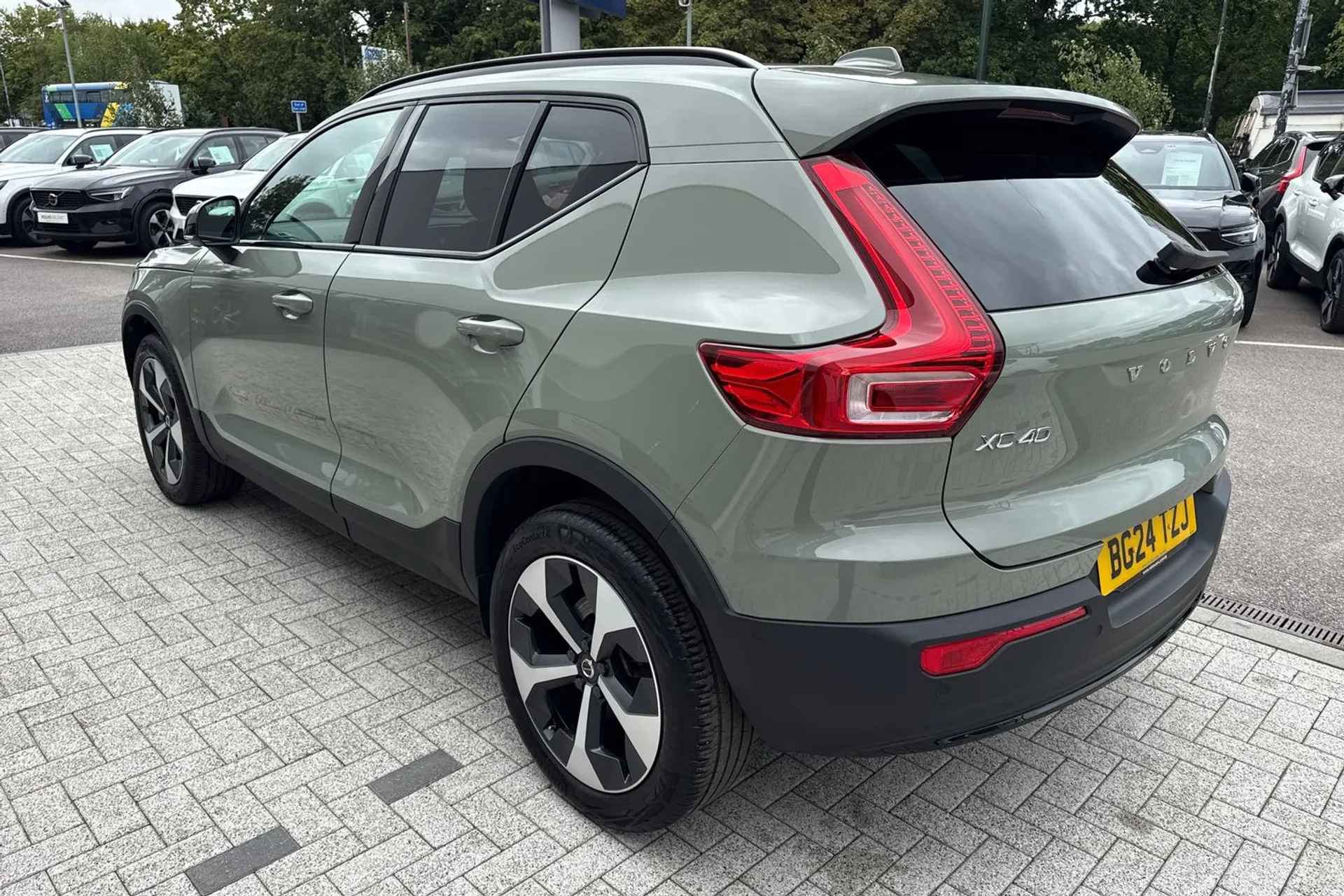 Volvo XC40 thumbnail image number 9