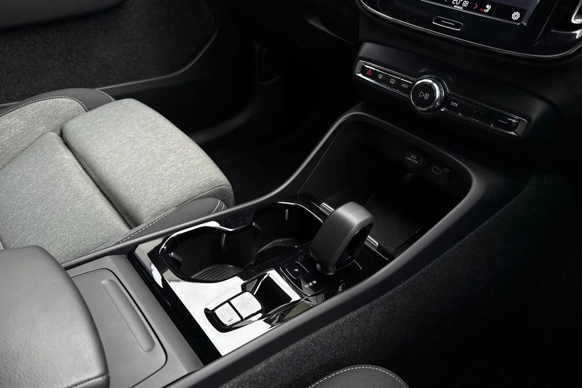 Volvo XC40 thumbnail image number 45