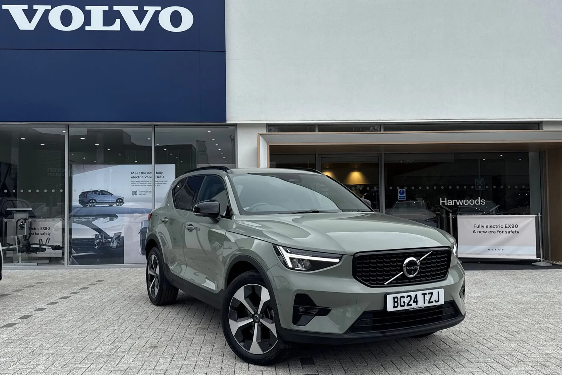 Volvo XC40 focused image