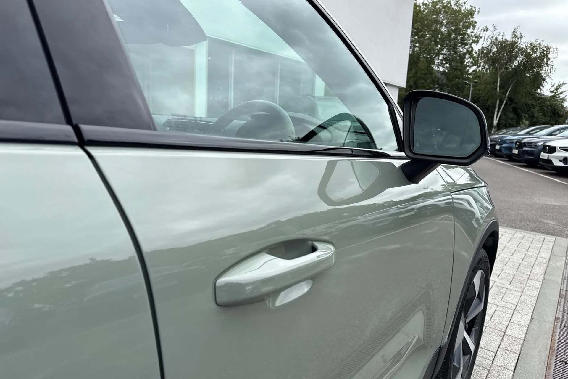 Volvo XC40 thumbnail image number 16