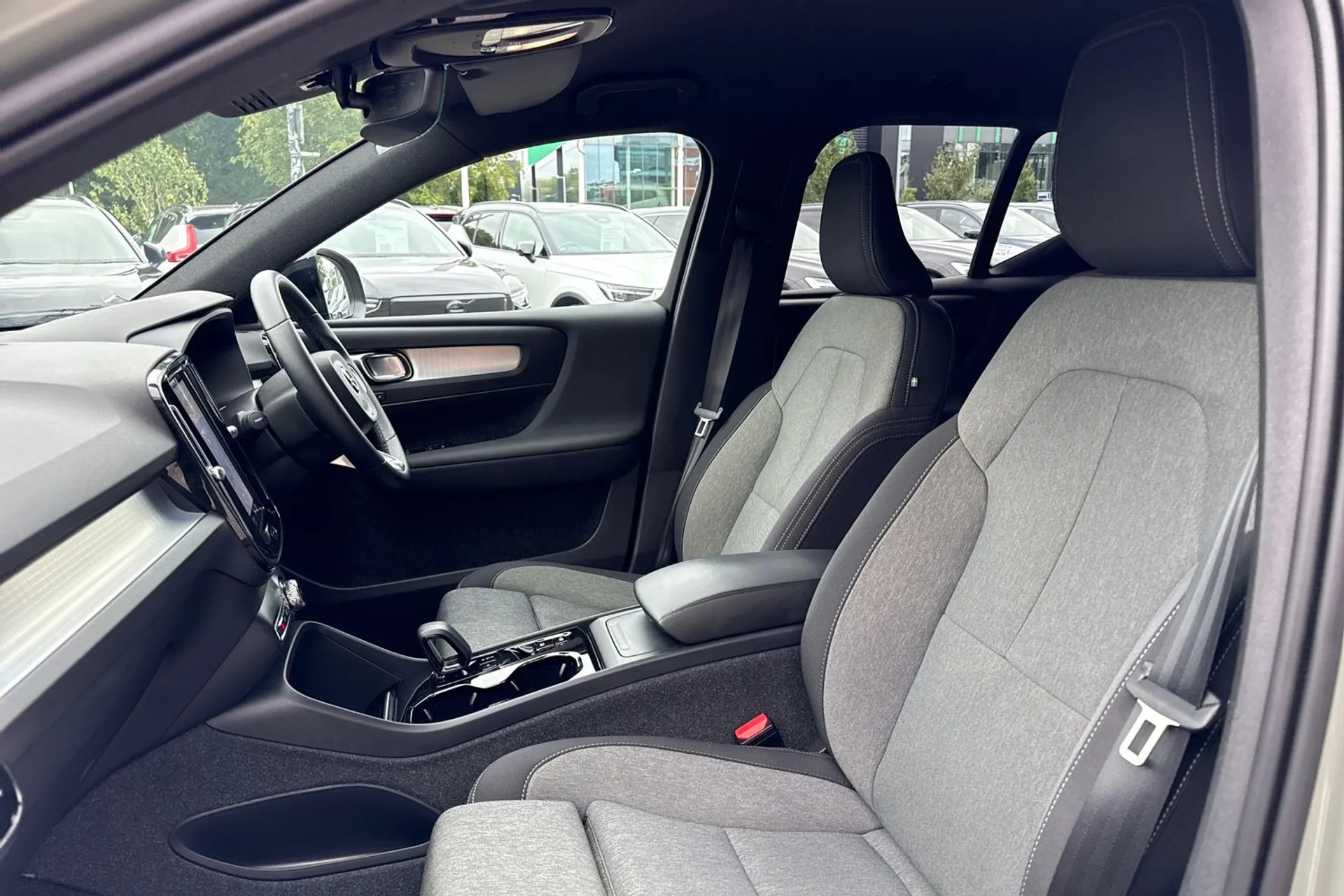 Volvo XC40 thumbnail image number 27