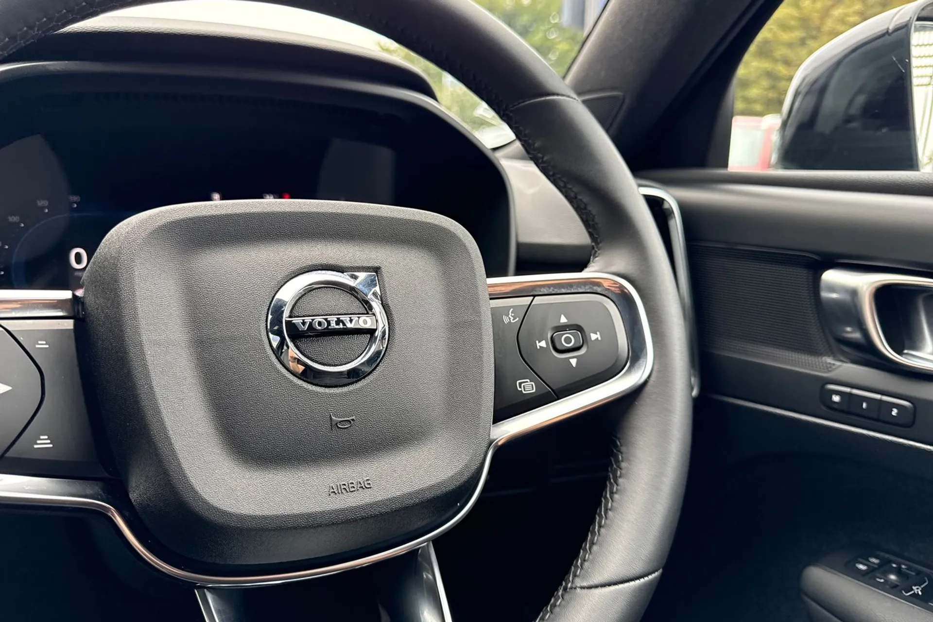 Volvo XC40 thumbnail image number 37