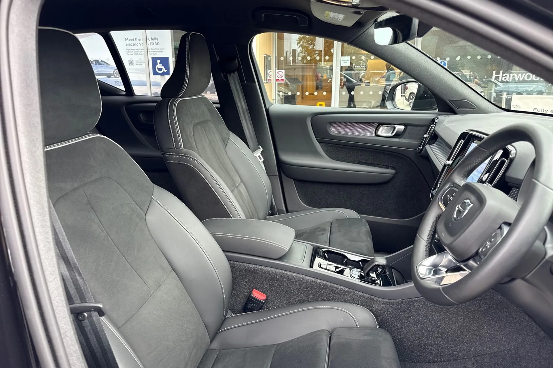 Volvo XC40 thumbnail image number 25