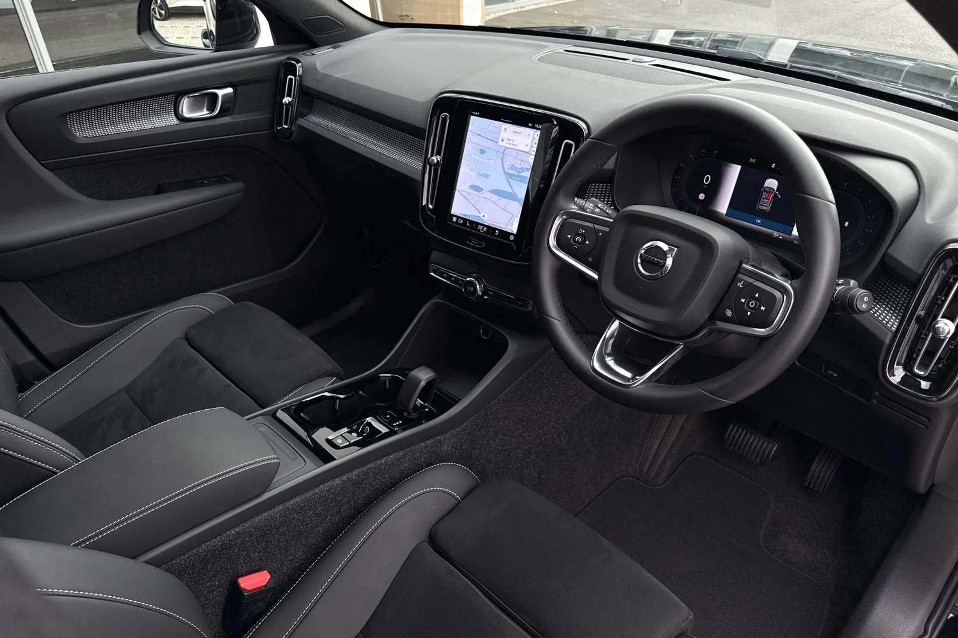 Volvo XC40 thumbnail image number 5