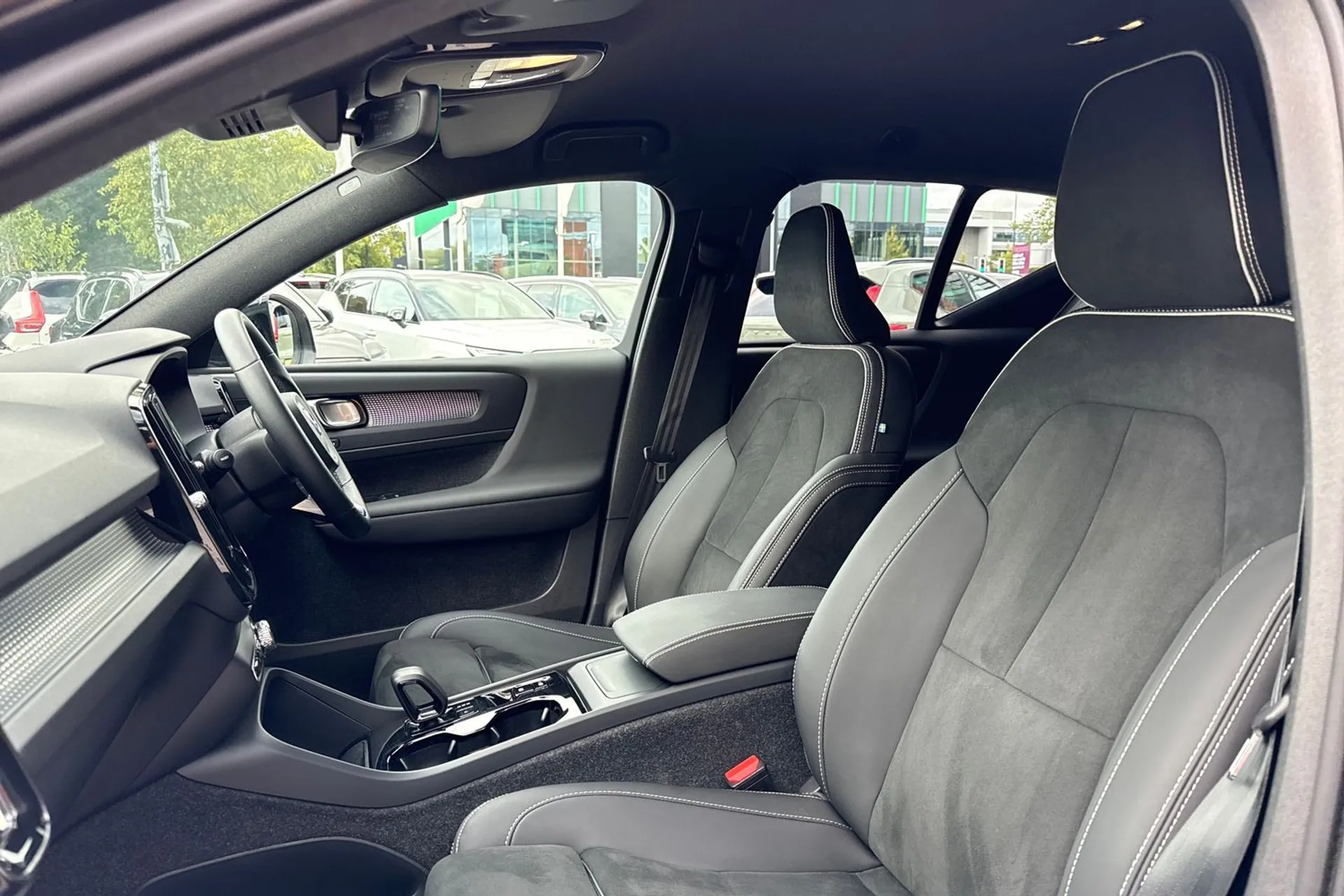 Volvo XC40 thumbnail image number 27