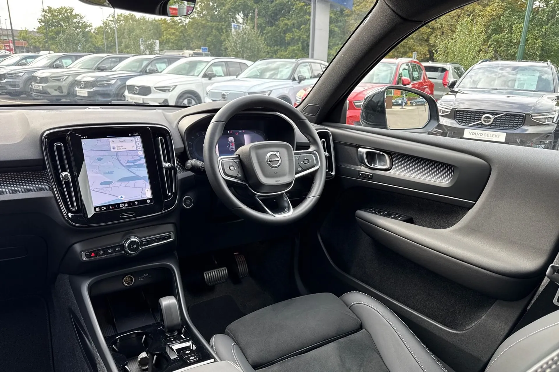 Volvo XC40 thumbnail image number 32