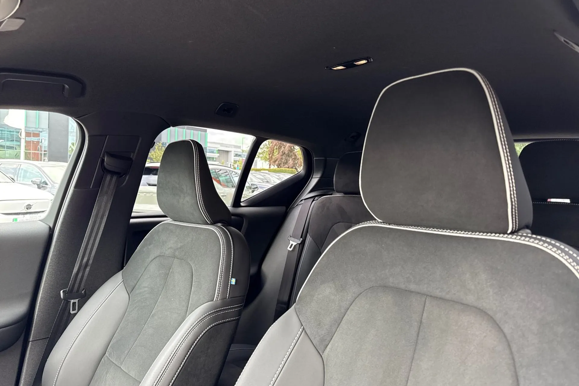 Volvo XC40 thumbnail image number 28