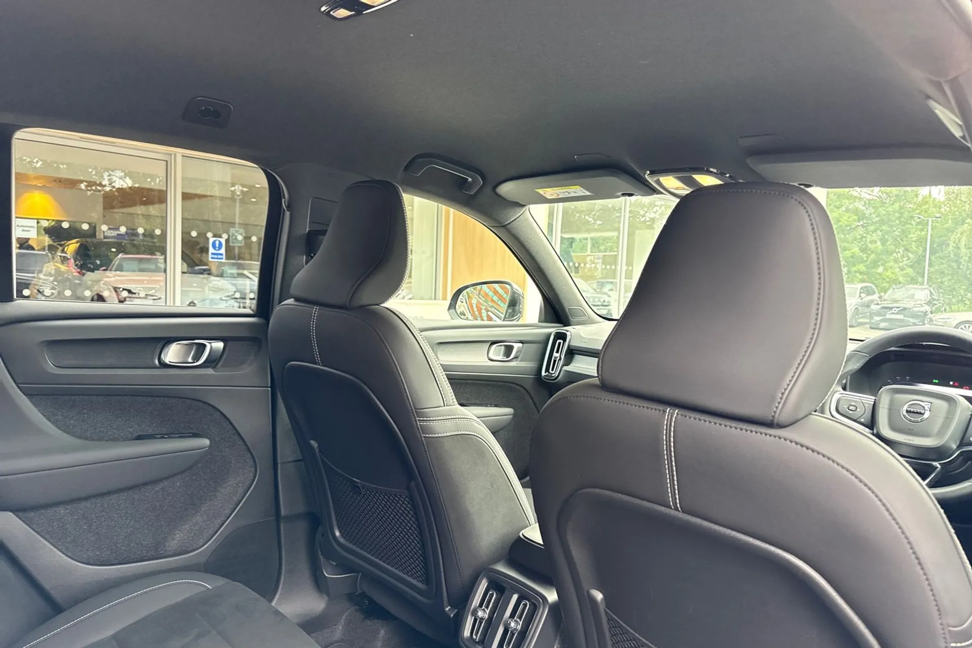 Volvo XC40 thumbnail image number 23