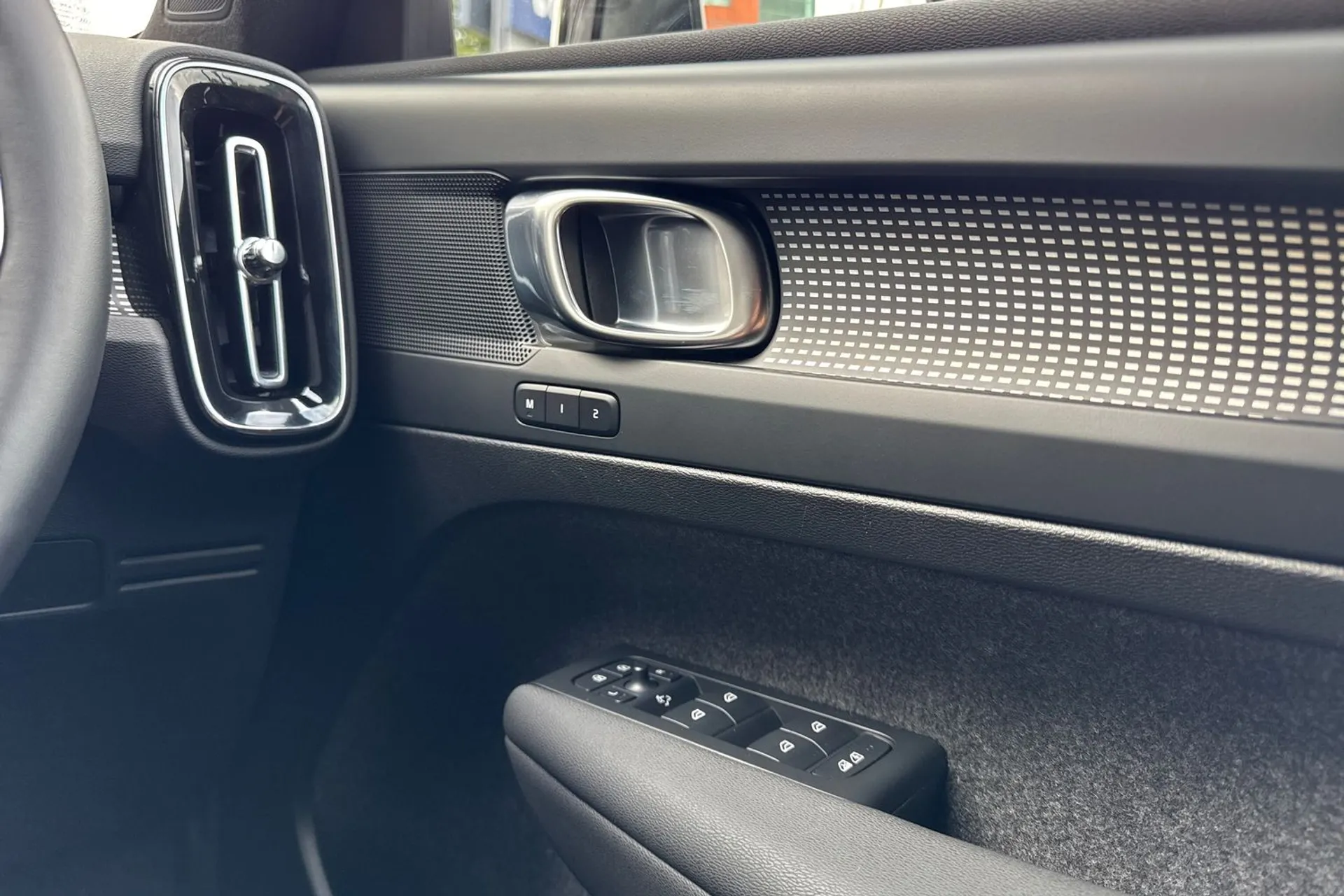 Volvo XC40 thumbnail image number 41