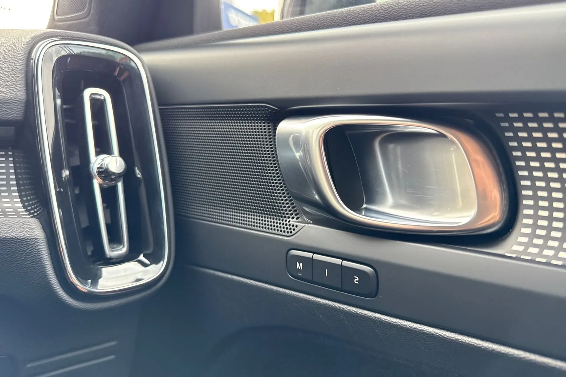 Volvo XC40 thumbnail image number 42