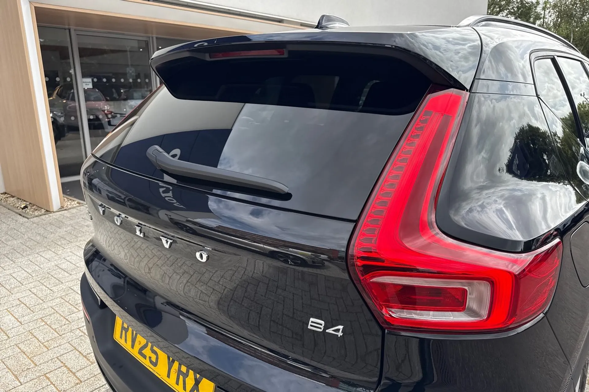 Volvo XC40 thumbnail image number 15