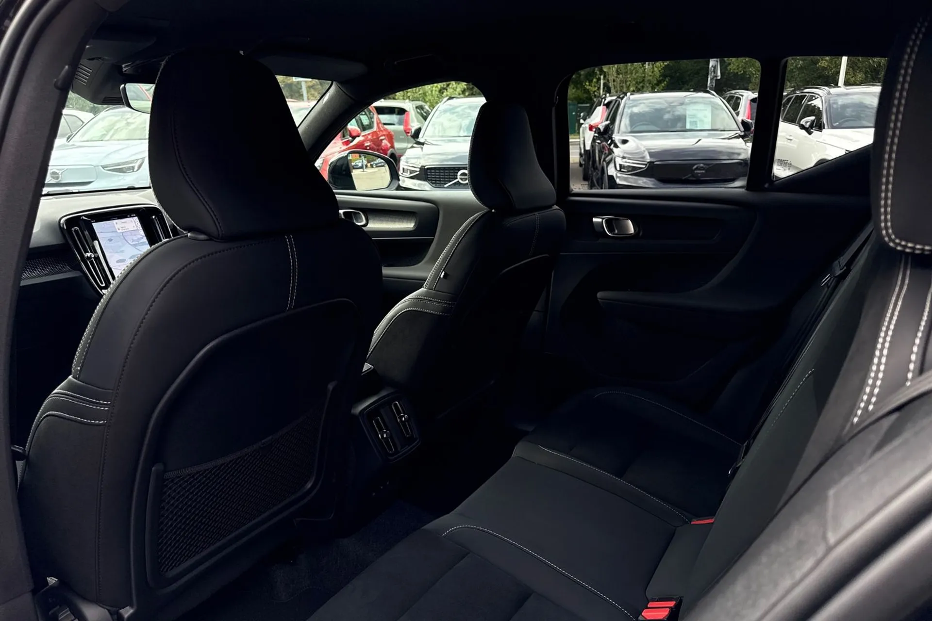 Volvo XC40 thumbnail image number 30