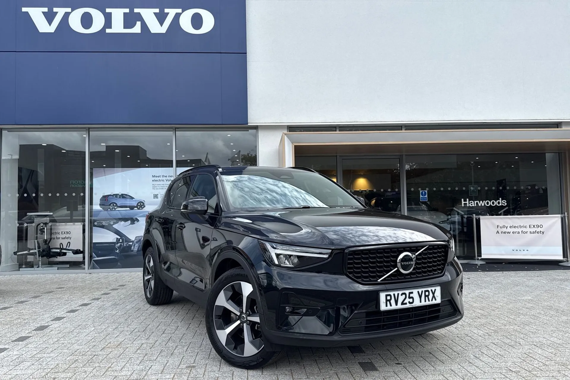 Volvo XC40 focused image