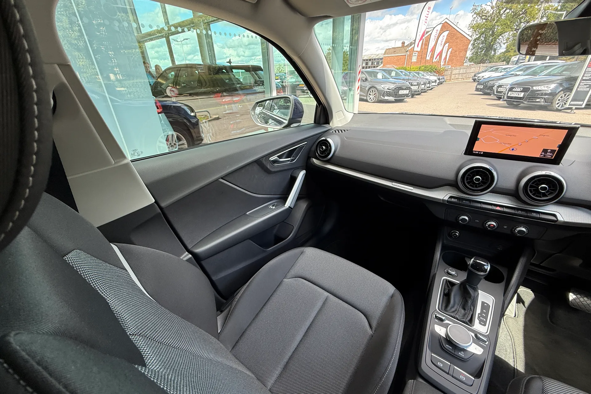 Audi Q2 thumbnail image number 39
