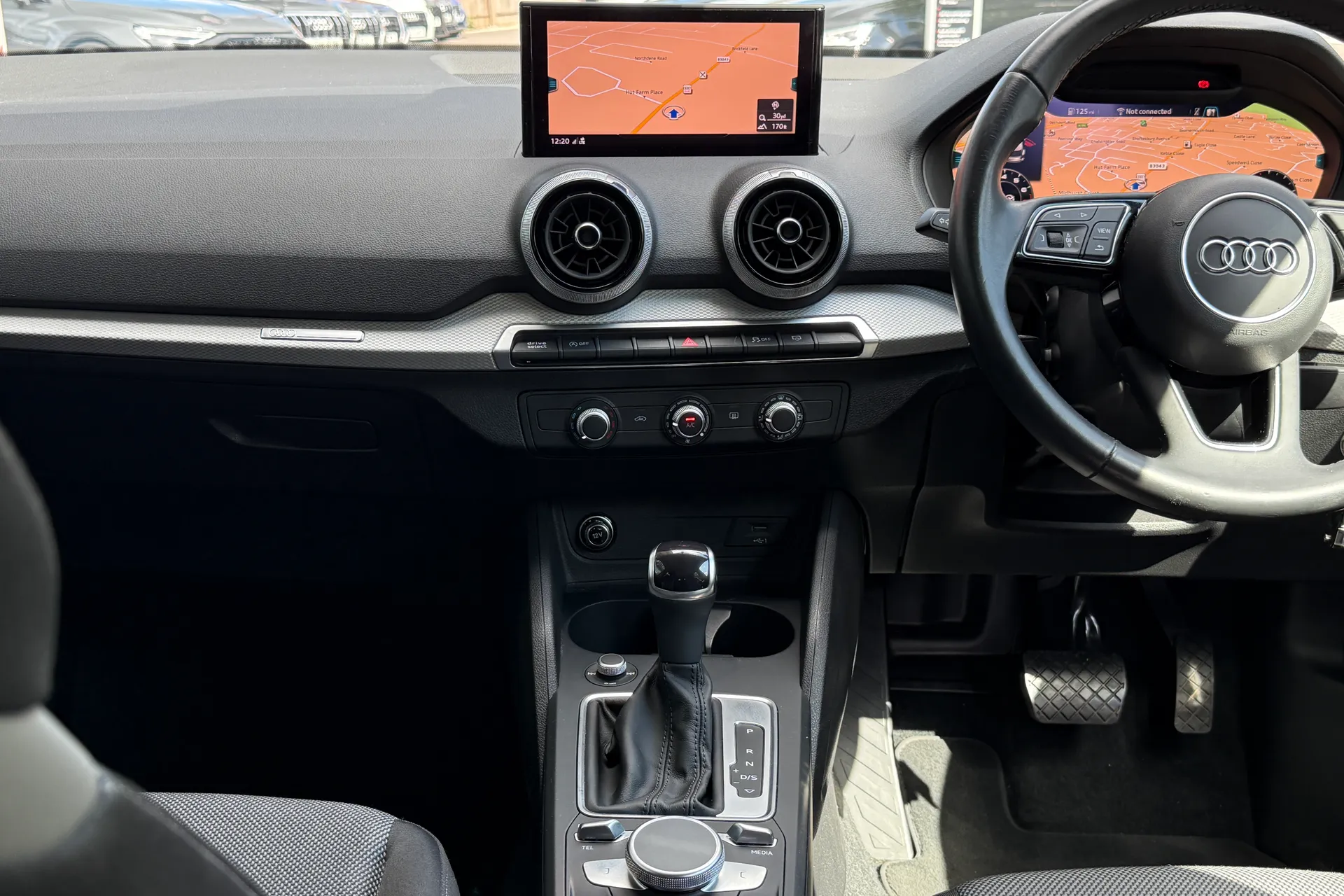 Audi Q2 thumbnail image number 36