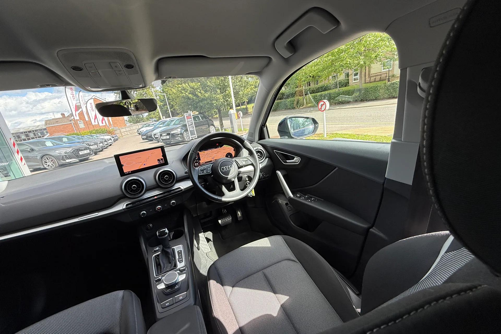 Audi Q2 thumbnail image number 38