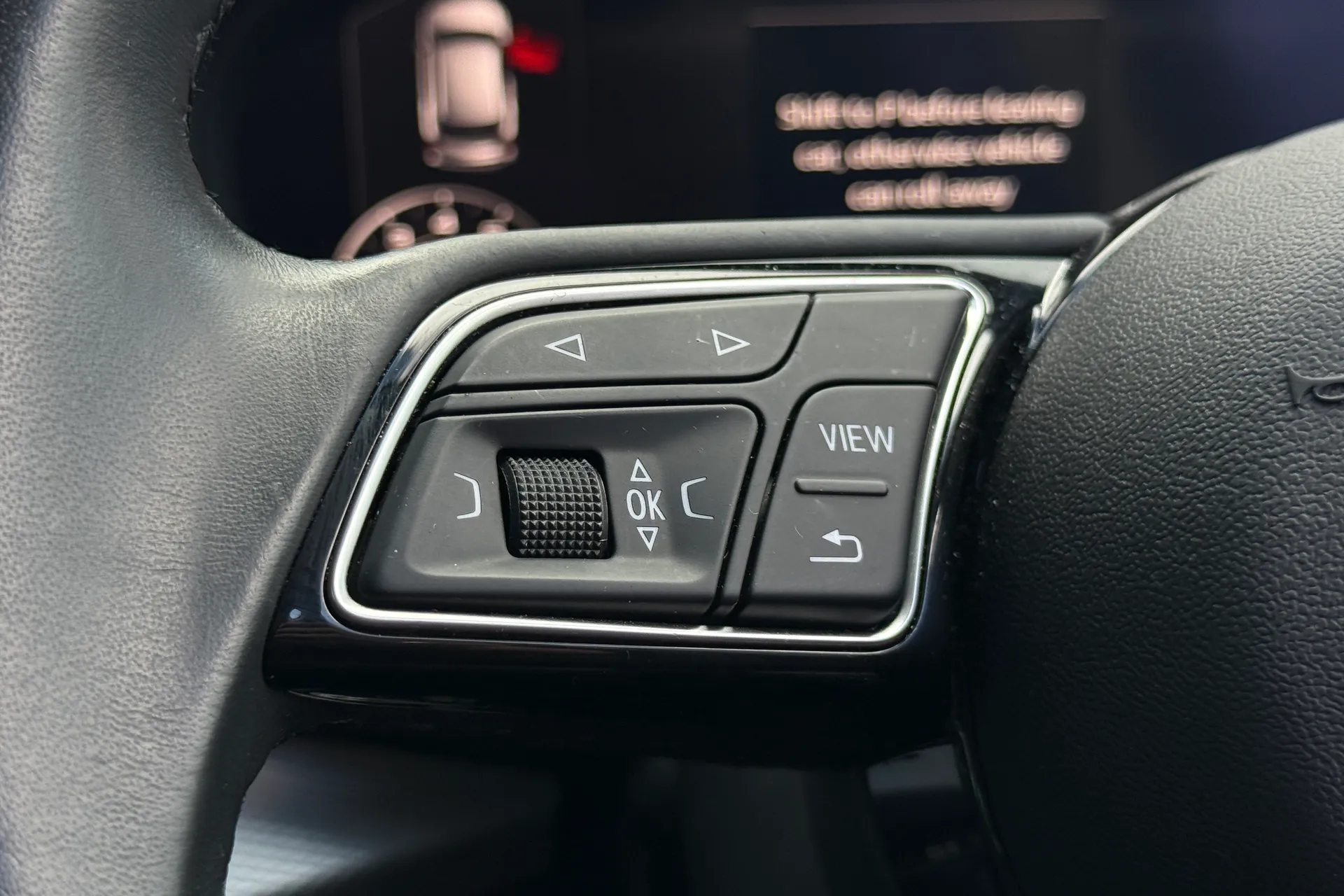 Audi Q2 thumbnail image number 21