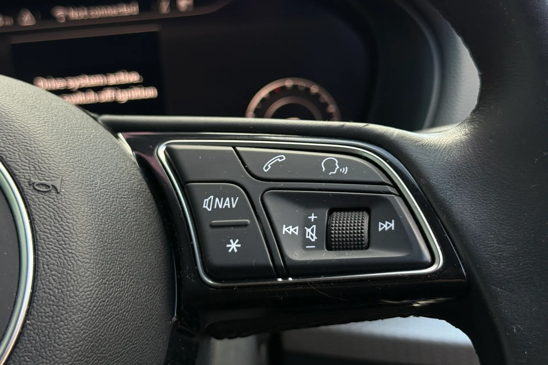 Audi Q2 thumbnail image number 22