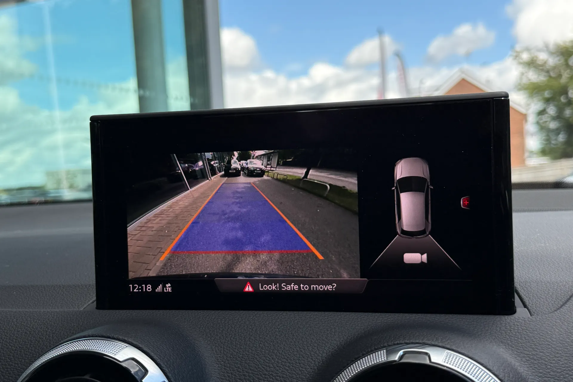 Audi Q2 thumbnail image number 5