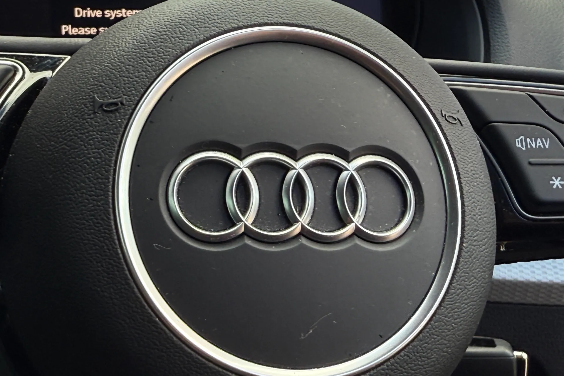 Audi Q2 thumbnail image number 23