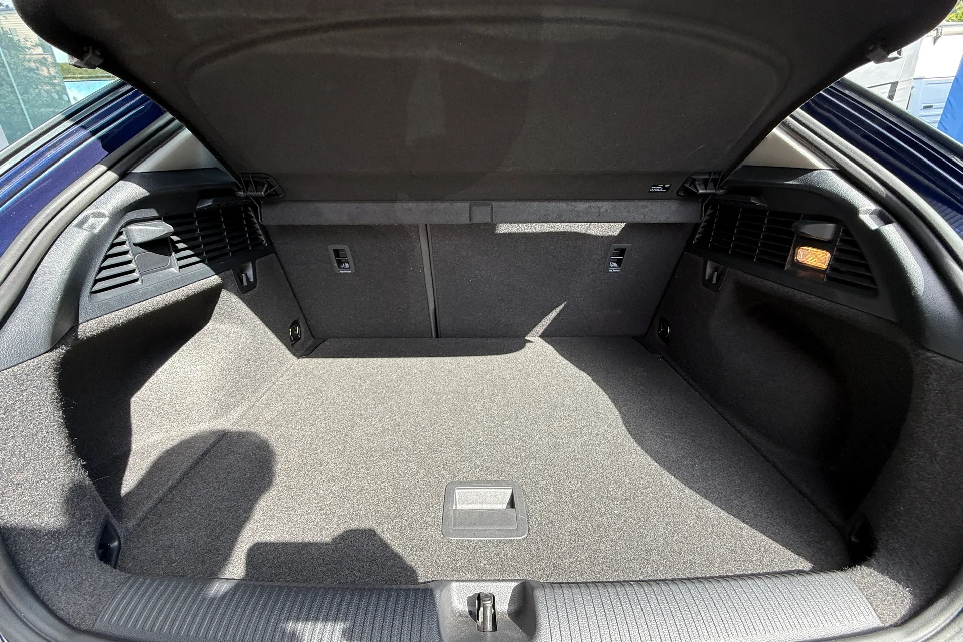 Audi Q2 thumbnail image number 48