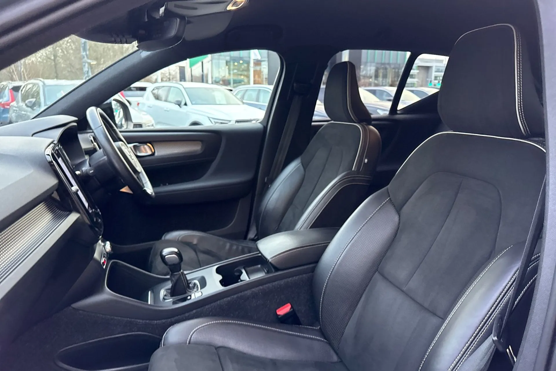 Volvo XC40 thumbnail image number 28