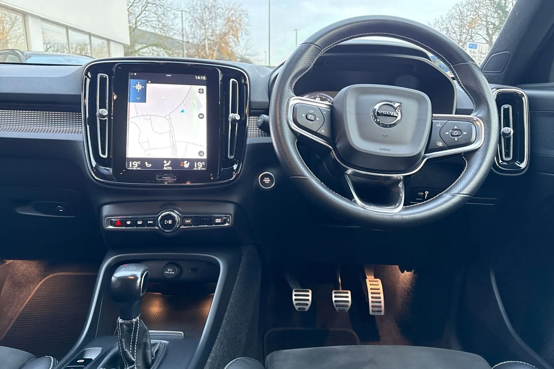 Volvo XC40 thumbnail image number 34