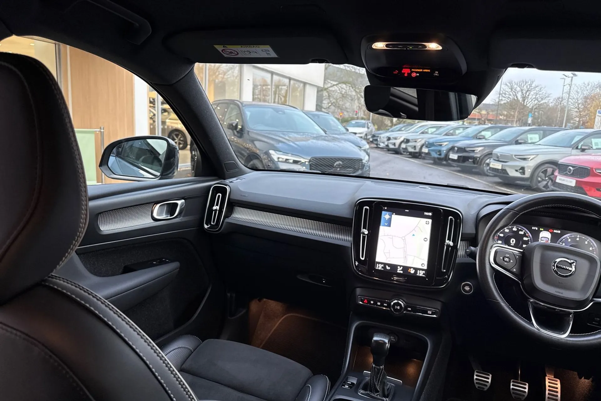 Volvo XC40 thumbnail image number 32