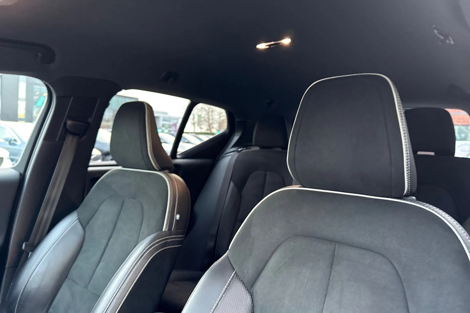 Volvo XC40 thumbnail image number 29