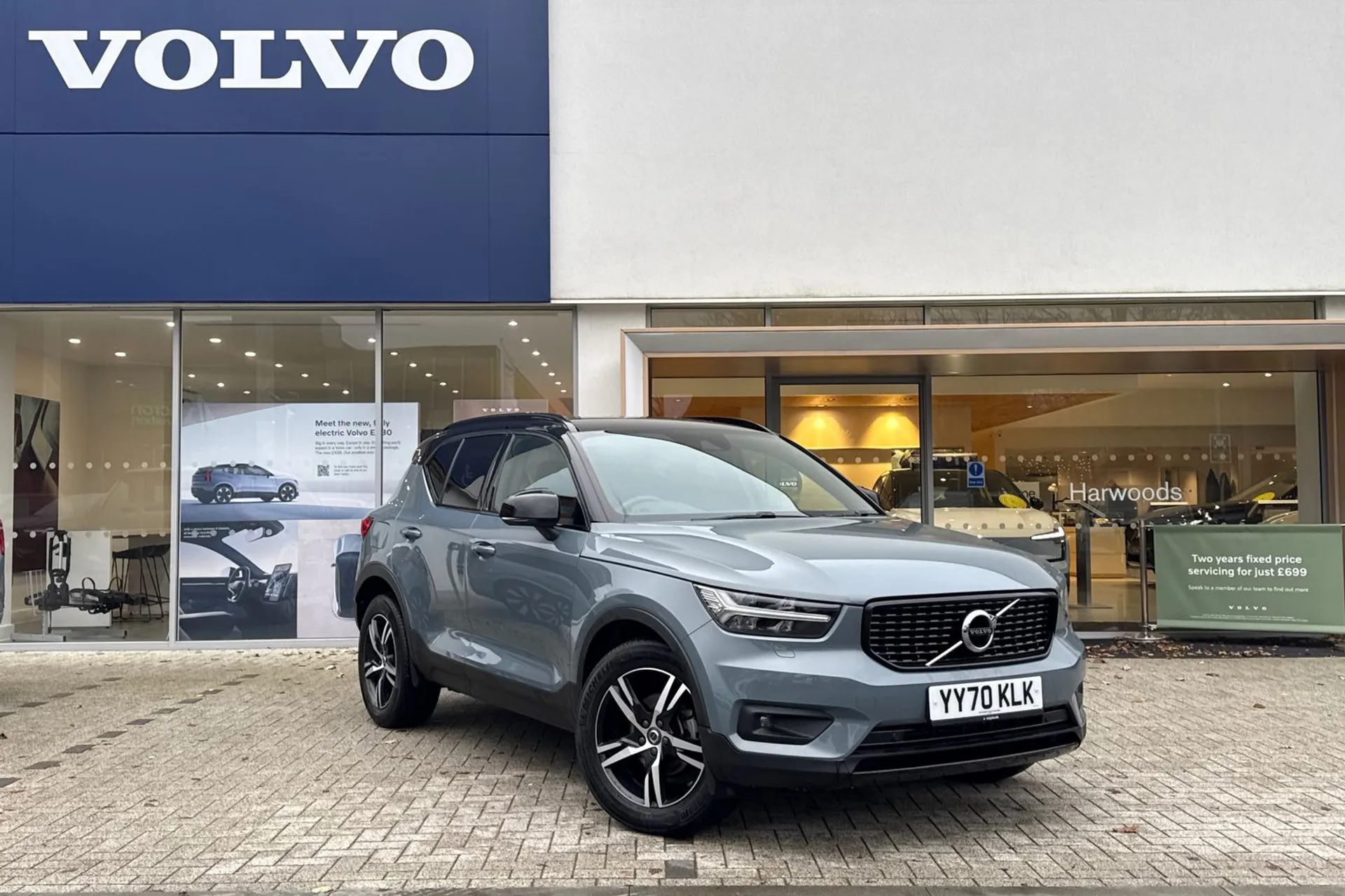 Volvo XC40 focused image