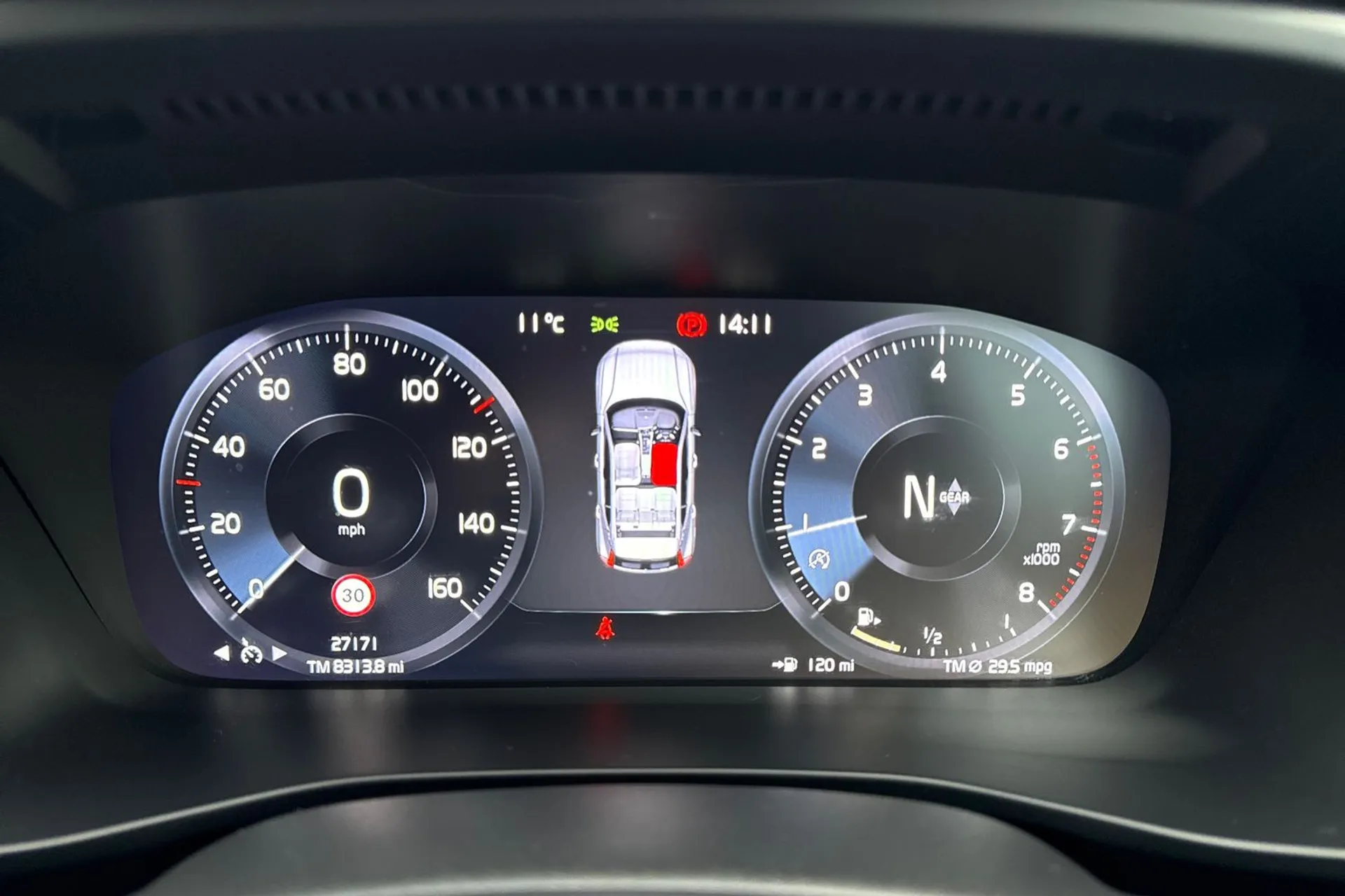 Volvo XC40 thumbnail image number 44