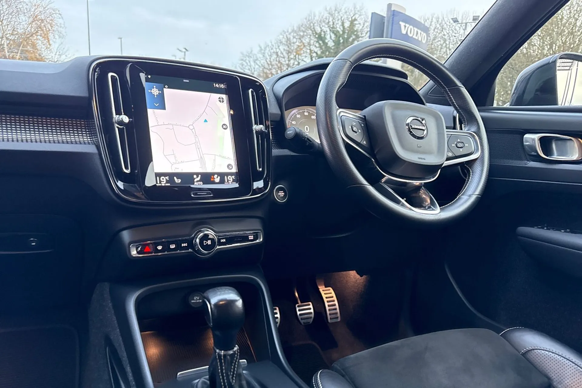 Volvo XC40 thumbnail image number 35