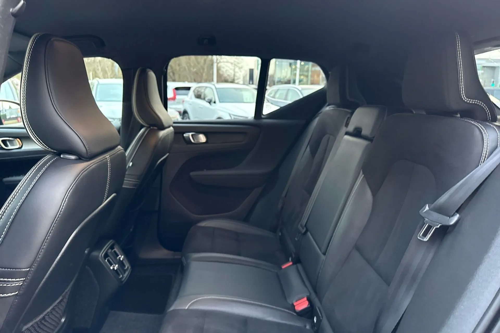 Volvo XC40 thumbnail image number 30