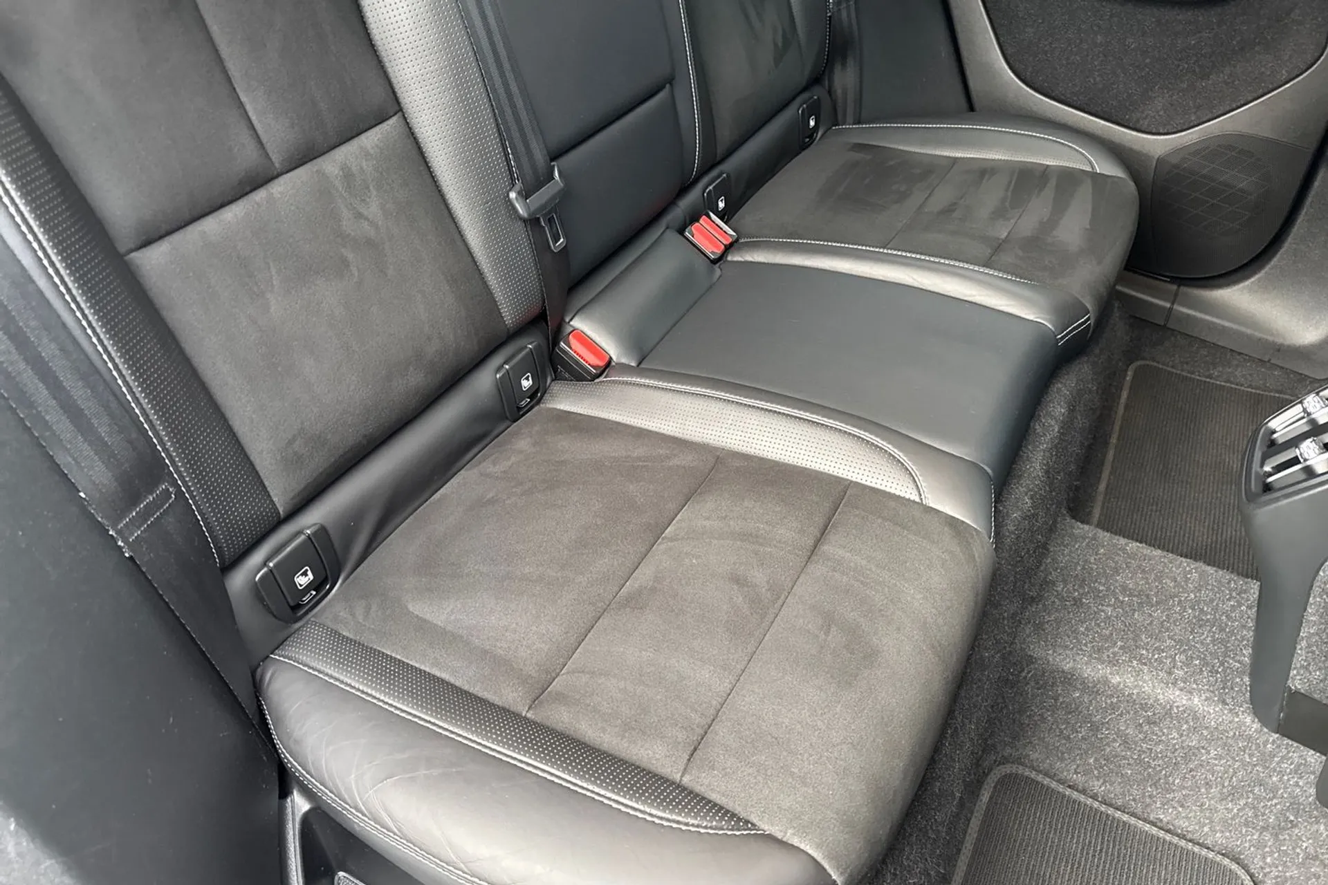 Volvo XC40 thumbnail image number 25